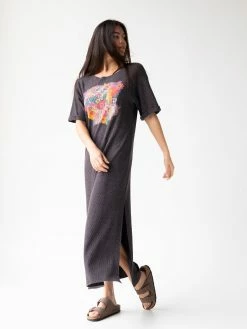 Natural Life Graphic Tee Maxi Dress - Charcoal Floral Bouquet -Natural Life Shop 1A2A4256