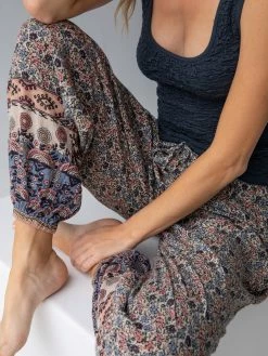 Natural Life Allison Pant - Border Print -Natural Life Shop 1A2A6698