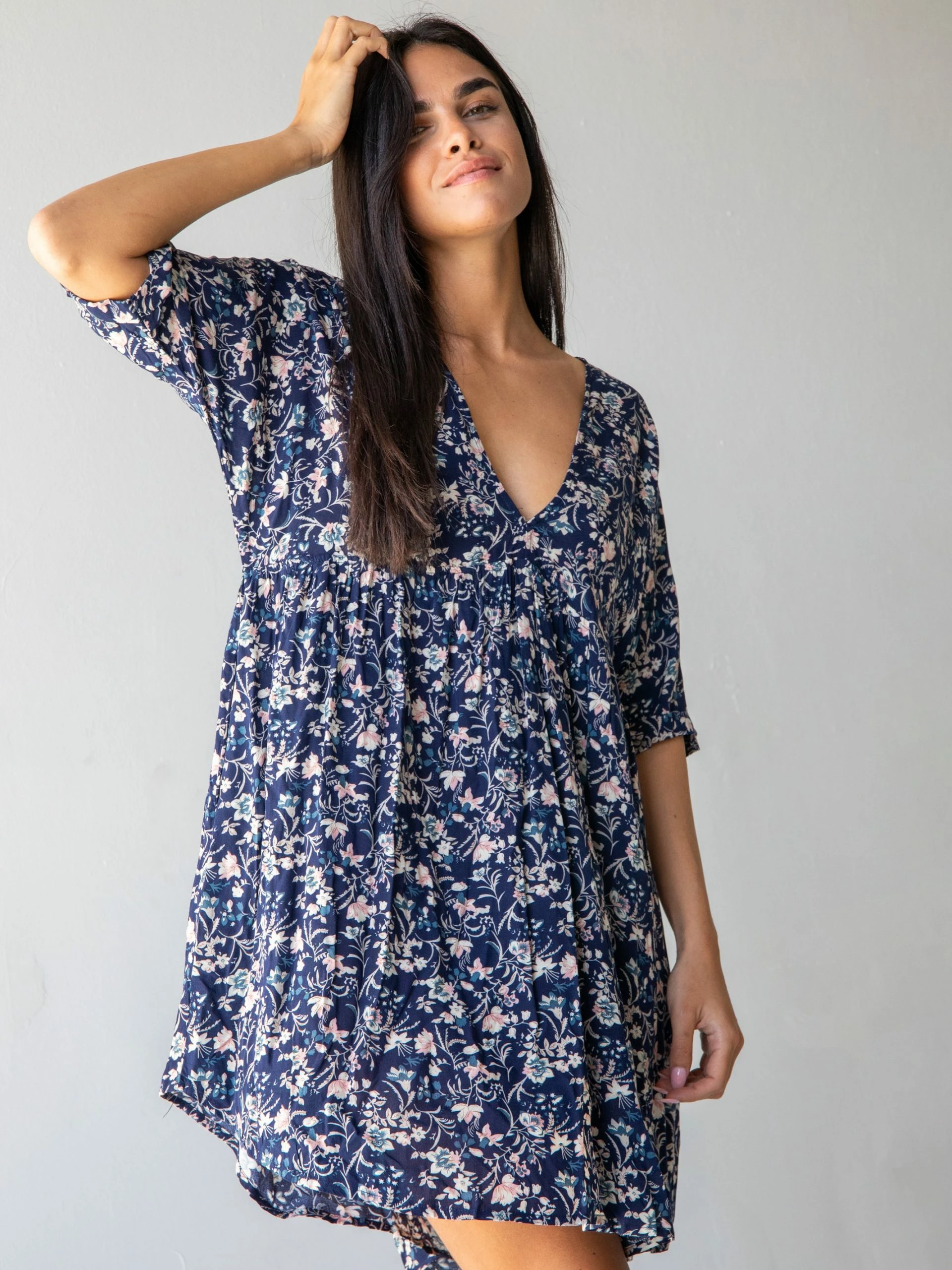 Natural Life Stella V-Neck Dress - Navy Tan Floral 5 Natural Life Stella V-Neck Dress - Navy Tan Floral - Image 3