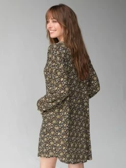 Natural Life Charlie Long Sleeve V-Neck Dress - Black Tan Daisies -Natural Life Shop 484A0158 20copy