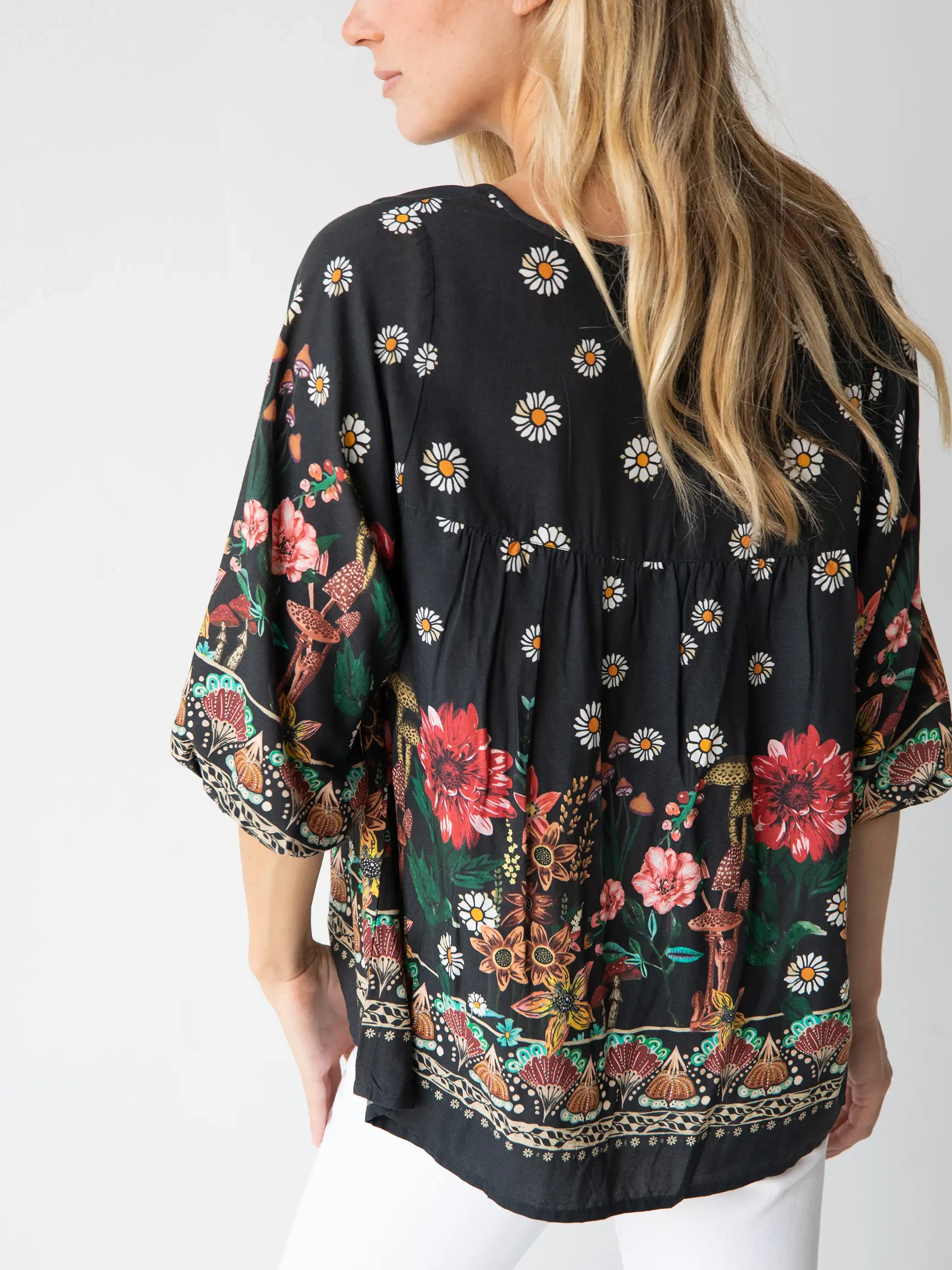 Natural Life Maribel Top - Black Floral Mushroom 6 Natural Life Maribel Top - Black Floral Mushroom - Image 4