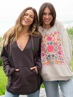 Natural Life Weekend Hoodie Sweatshirt - Washed Charcoal 11 Natural Life Weekend Hoodie Sweatshirt - Washed Charcoal -Natural Life Shop VP3A1044